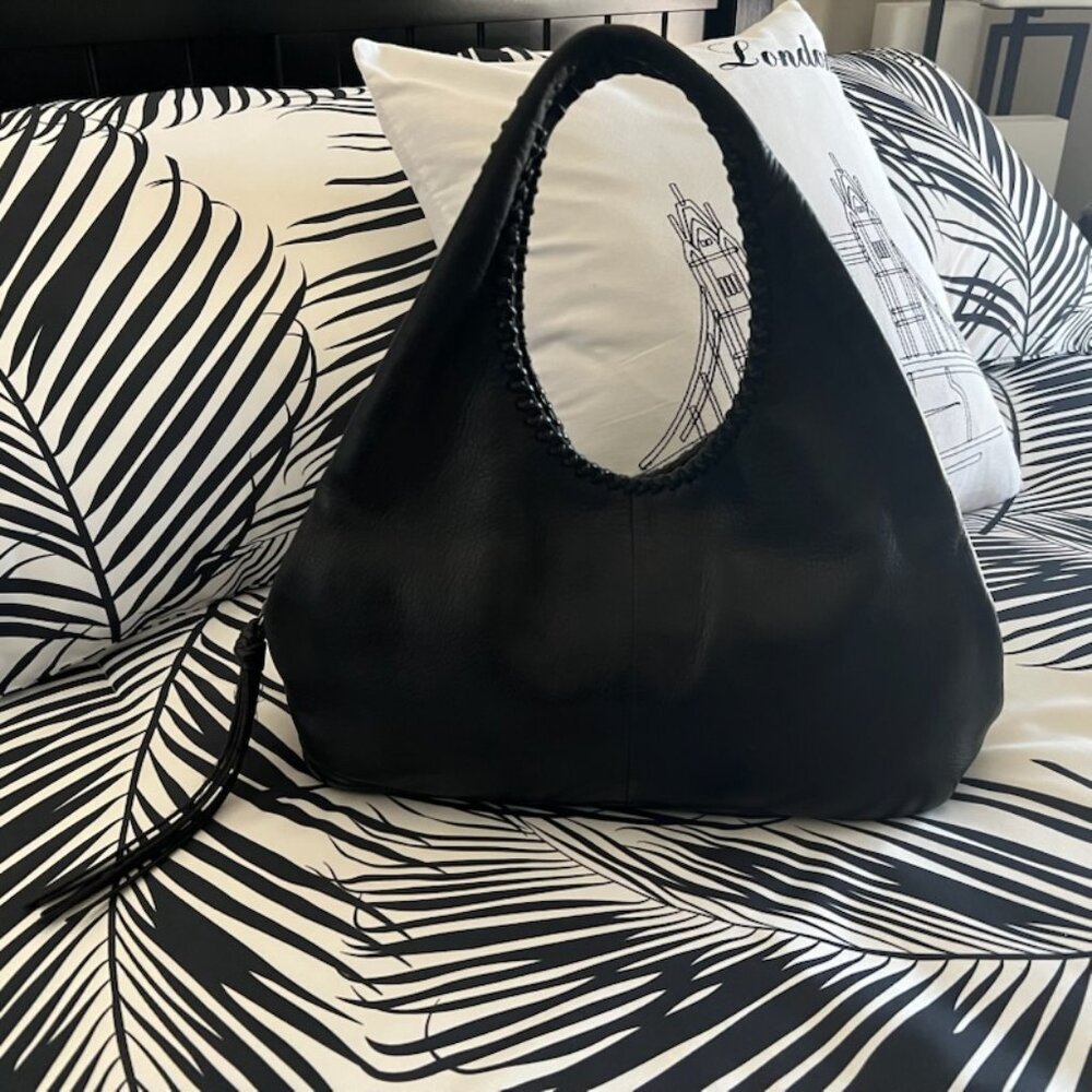 Banana Republic SOFT Black Leather Tote/Bag 3 Separate Compartments Full Zip